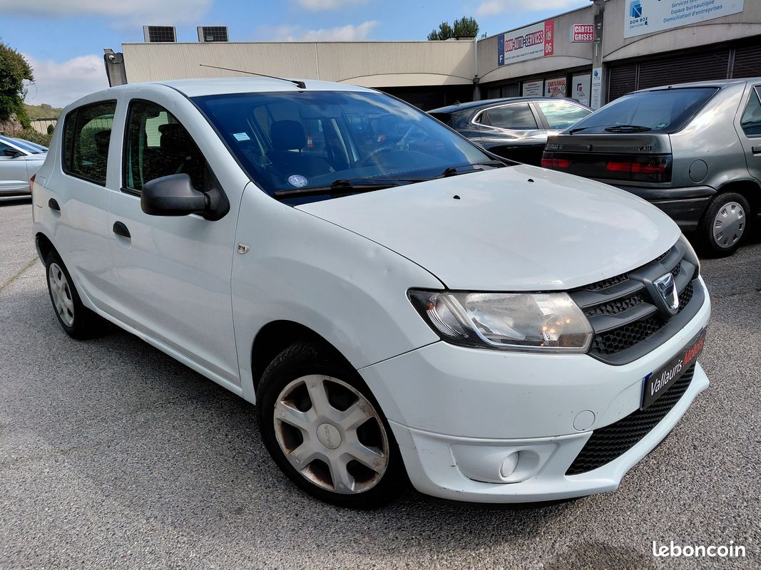 Dacia SANDERO 1.2 16V 75CH essence (image 1)