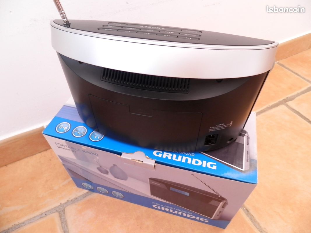 Radio portable GRUNDIG (image 4)
