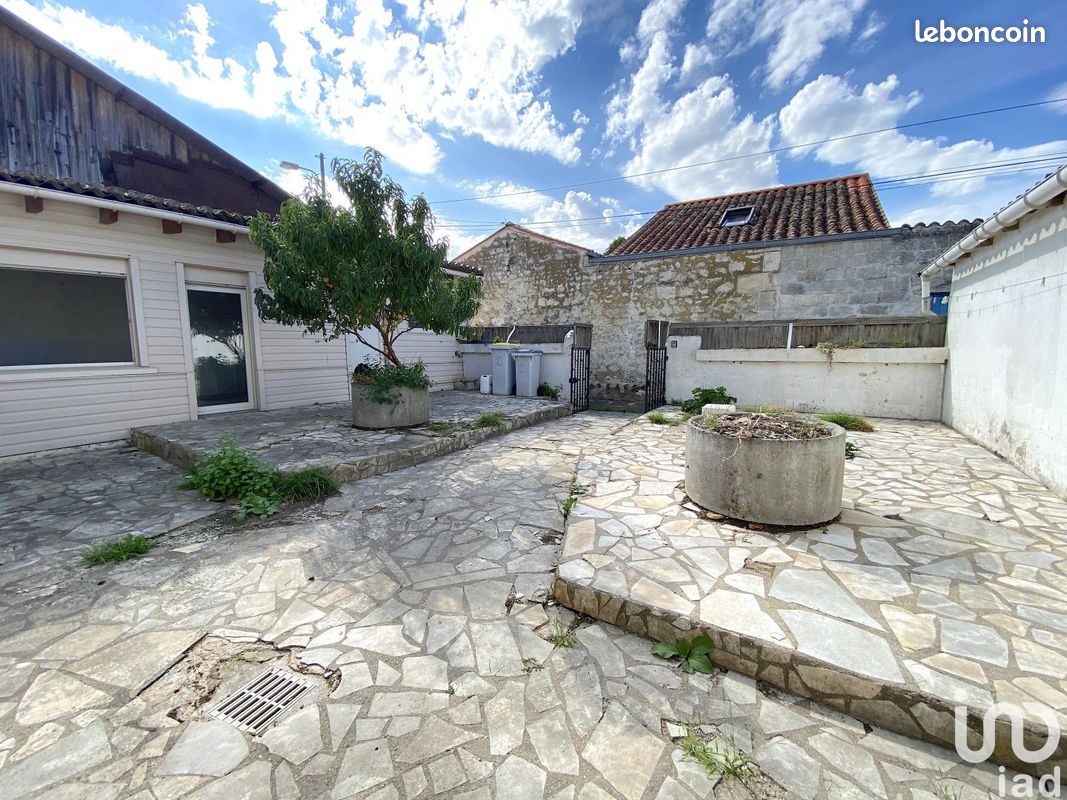 Maison 3 pièces 75 m² - Rochefort 17300 (image principale 6)