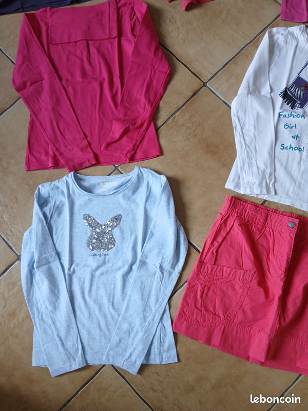 Joli lot de vêtements pour fille taille 10 ans (image 2)