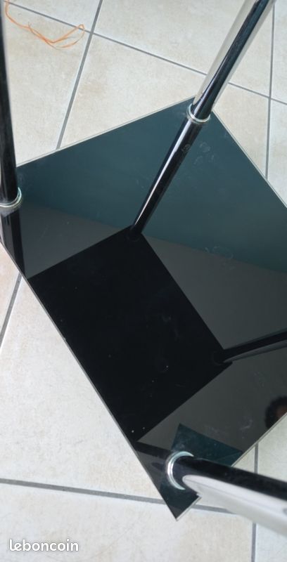 Table d’appoint verre noir & métal – très bon état (image 4)