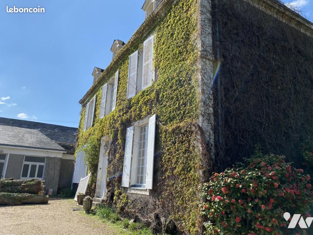 Maison 11 pièces 264 m² · à Les Hauts-d'Anjou · 264 m² · 340 600 €