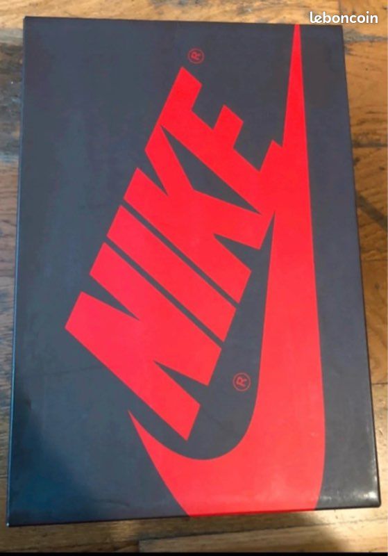 Sneakers Nike Air Jordan 1 Retro High x Travis Scott " Cactus Jack " , en excellent état , taille 42 (image 14)