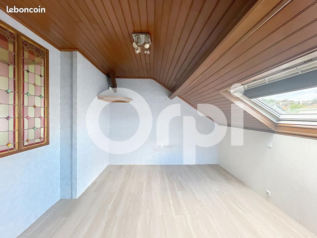 Maison a louer brive-la-gaillarde - 4 pièce(s) - 117 m2 - Surfyn