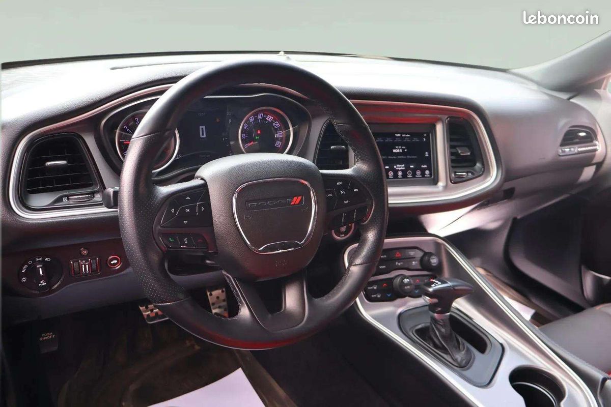 Dodge CHALLENGER SXT * V6 3.6 * 309 ch * AWD * Go Mango * CarPlay (image 13)