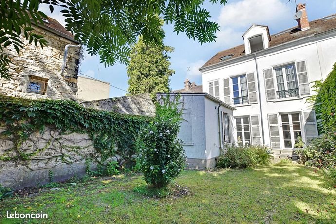 Maison 8 pièces 203 m²