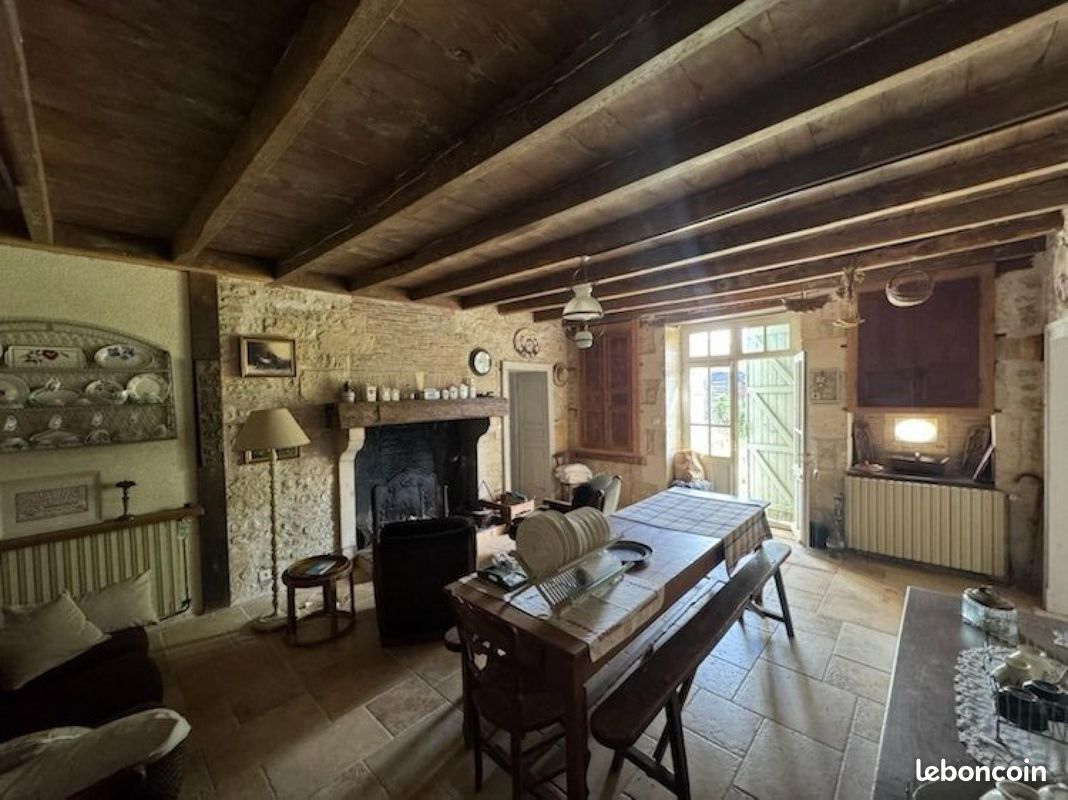 Propriété 4 pièces 150 m² - Nanteuil-en-Vallée 16700 (image principale 7)