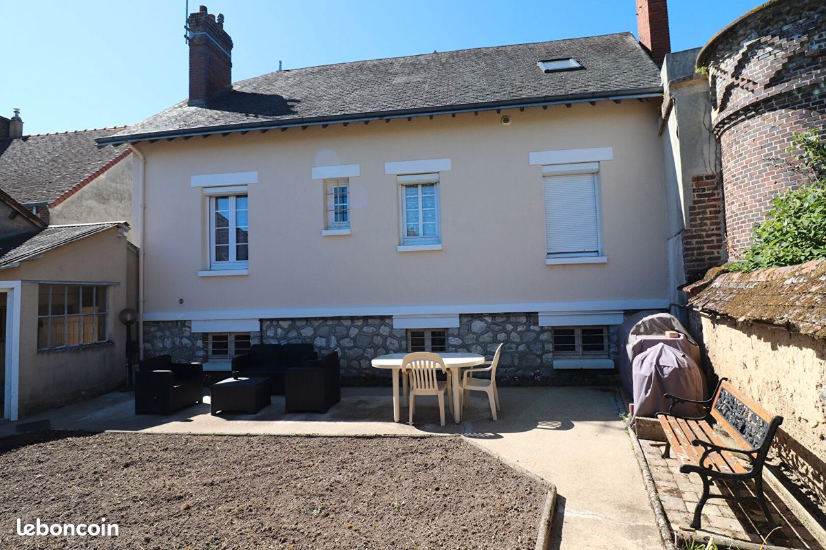 Maison 7 pièces 121 m² · à Illiers-Combray · 121 m² · 168 000 €