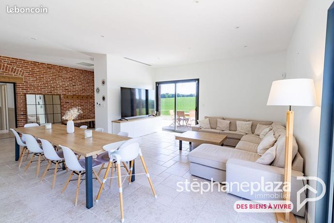 Maison 7 pièces 214 m²