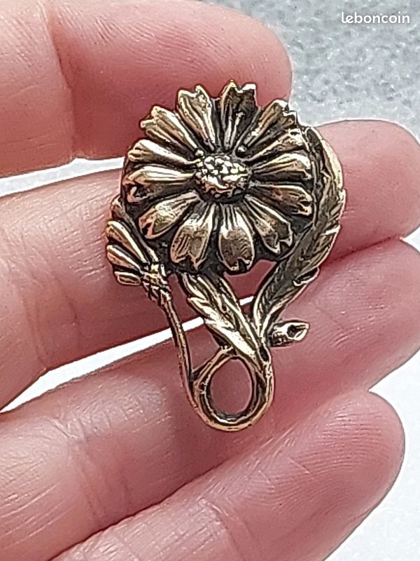 Broche Vintage Années 50 En Métal Doré - Motif Fleurs Stylisées - Bijou Ancien Occasion