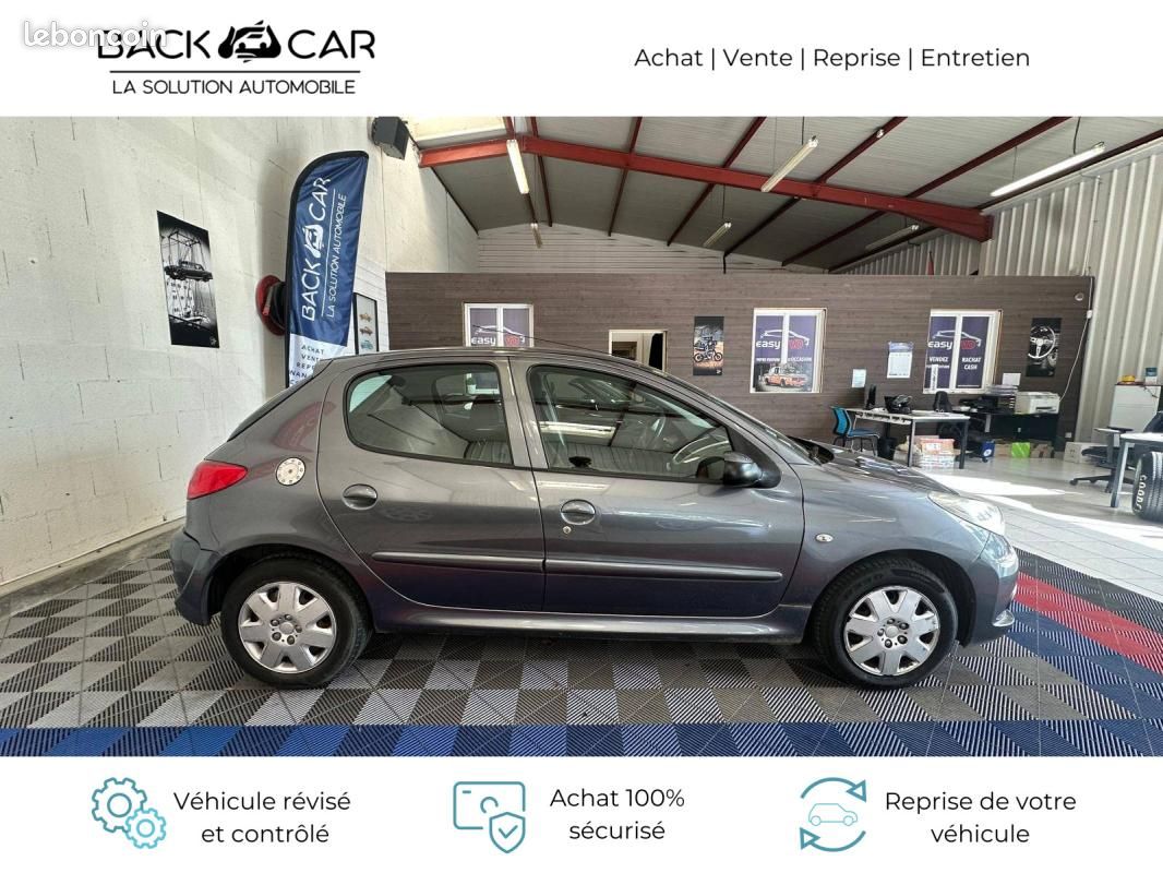 Peugeot 206+ 1.4 HDi 70ch FAP BLUE LION Urban (image 5)
