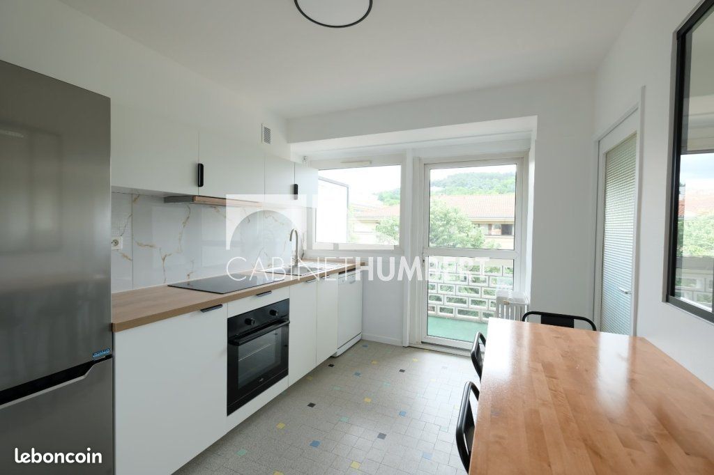 Appartement 4 pièces 86 m² · à Saint-Étienne · 86 m² · 990 €