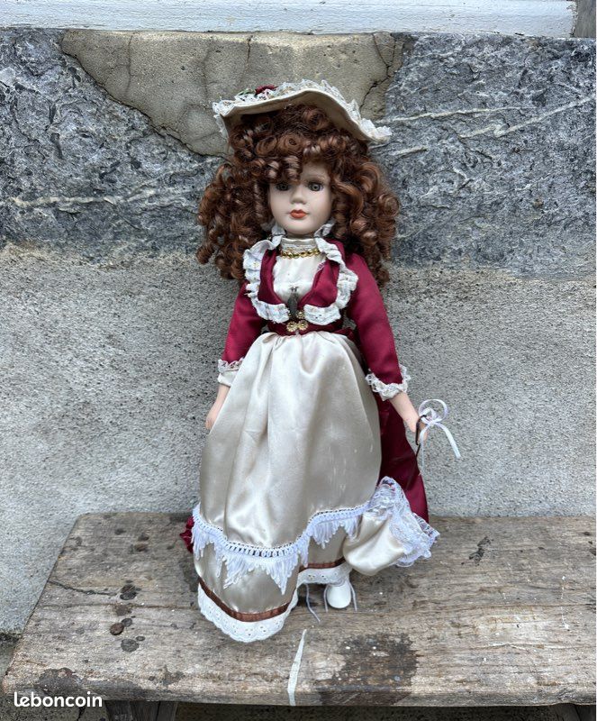 POUPEE ANCIENNE VINTAGE Porcelaine '80 magnifique cheveux Blonde 50cm