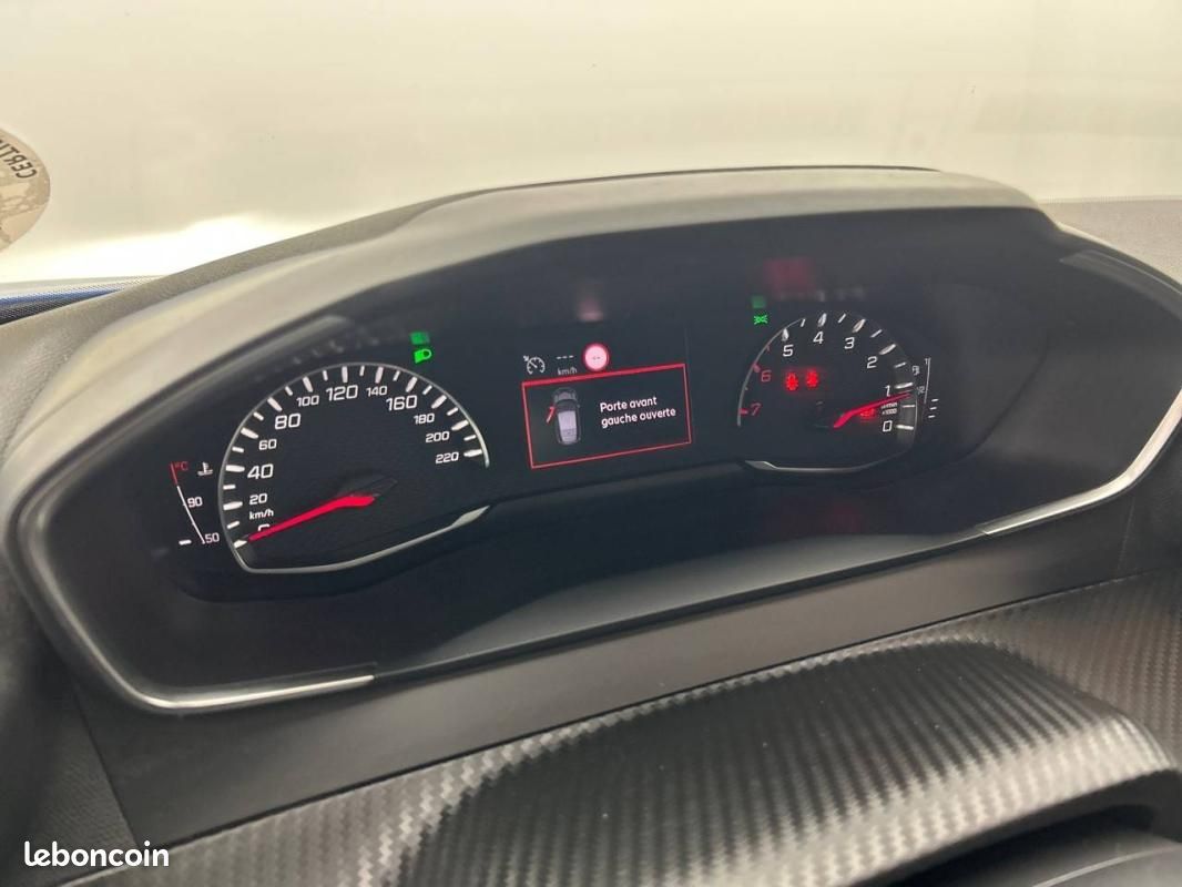 Peugeot 2008 PureTech 130 S&S BVM6 - Style (image 10)