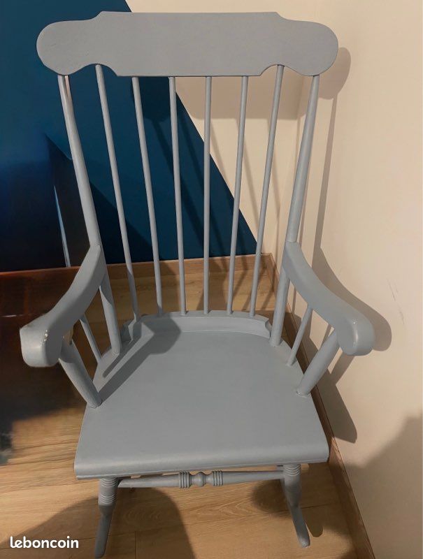 Rocking chair (image 1)