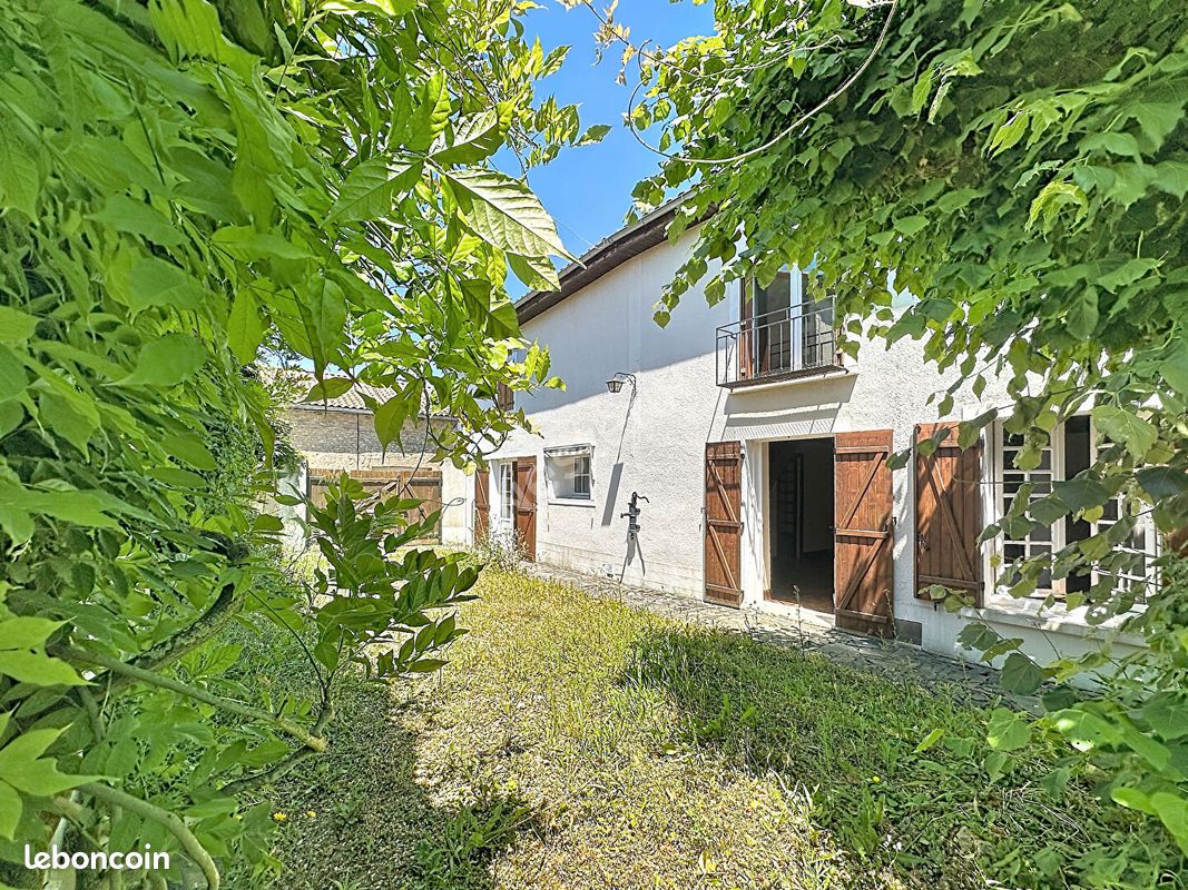Maison 7 pièces 151 m² · à Poitiers · 151 m² · 196 800 €
