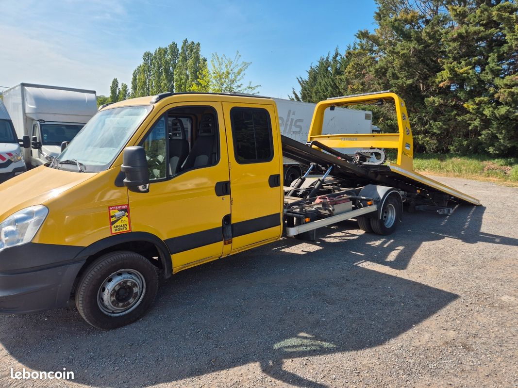 Iveco Daily 70c17 plateau depanneuse porte voiture basculant coulissant avec panier CG VASP DEPANNAGE (image 4)