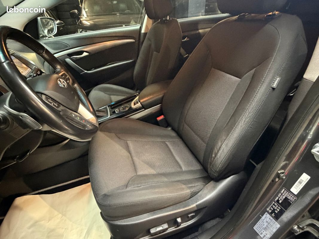 HYUNDAI i40 SW 1.7 CRDi 136 Pack Premium A (image 9)
