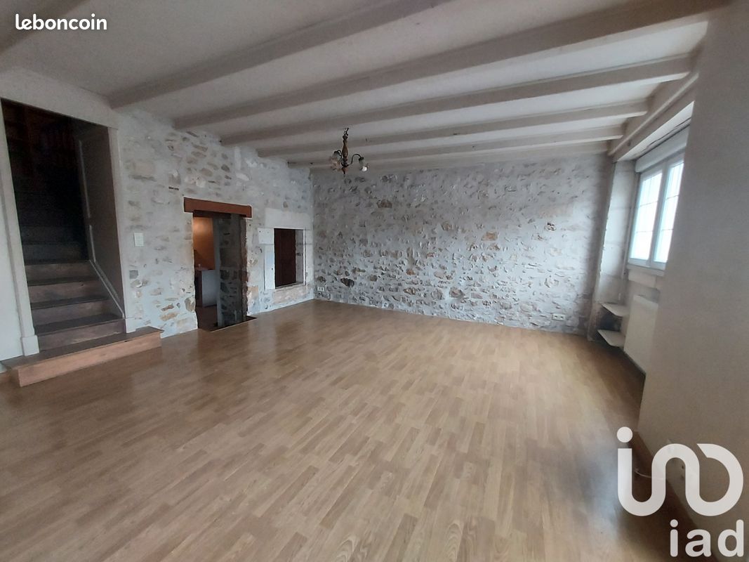 Maison de ville 4 pièces 92 m² - La Rochefoucauld-en-Angoumois 16110 (image principale 0)
