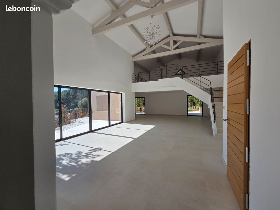 Maison 9 pièces 257 m² · à Évenos · 257 m² · 1 195 000 €