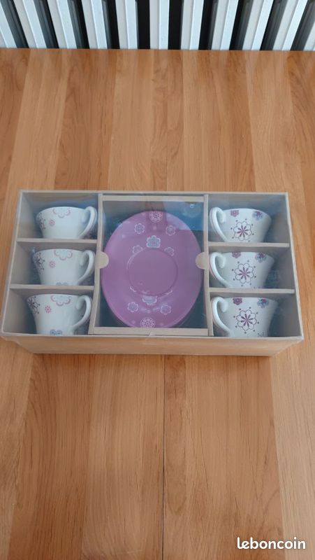Lot 2 Tasses à Thé Et Soucoupes Mikasa Clovelly - Motif Floral Porcelaine - Boîte Cadeau