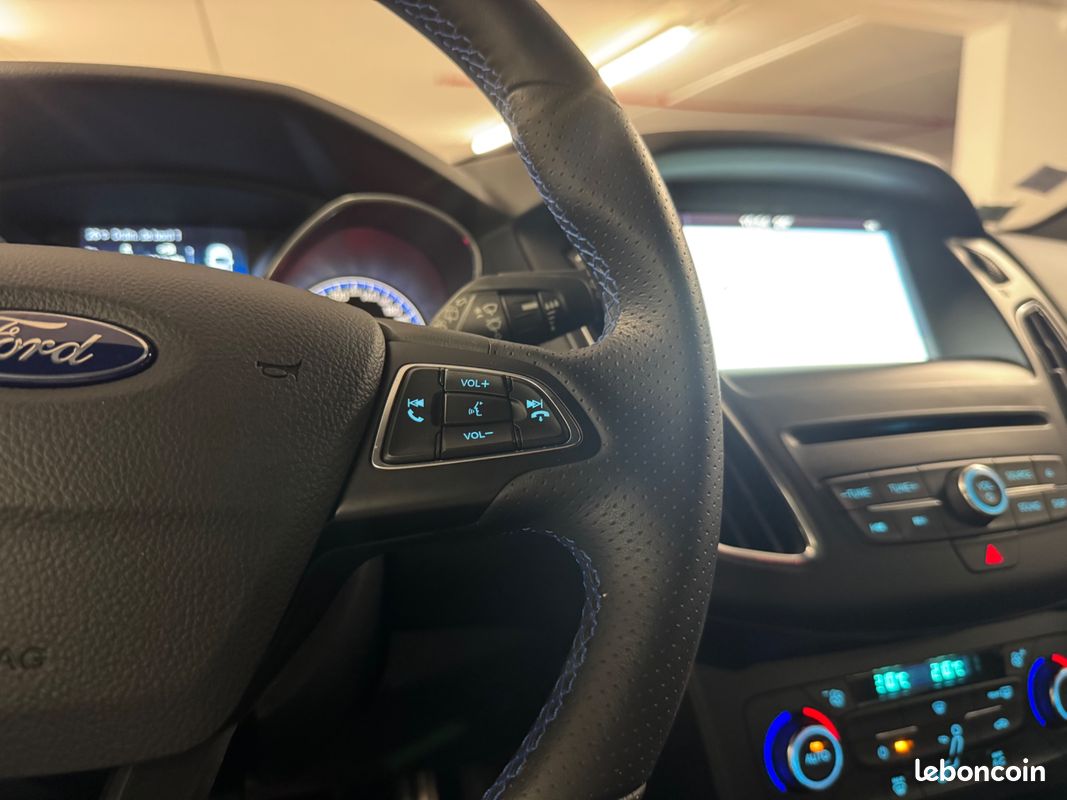 Ford focus 2.3 350 ch rs last edition / origine fr / entretien constructeur / caméra de recul (image 16)