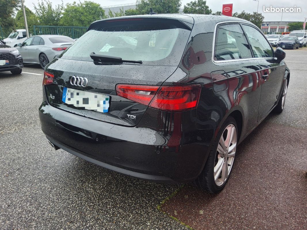 AUDI A3 A3 2.0 TDI 150 S tronic 6 S Line (image 7)