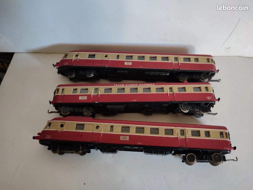 LIMA / Märklin 8037 CL , automotrice à accumulateurs Br 515 DB BO