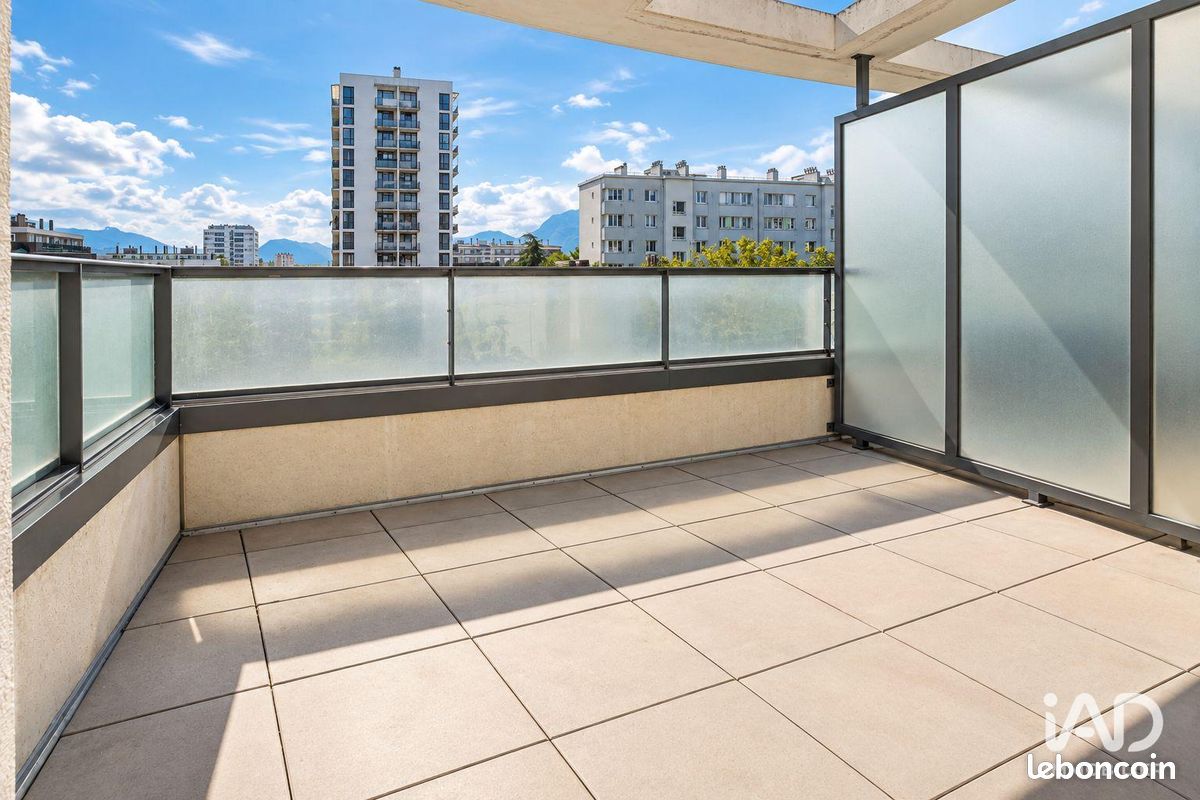 Appartement 3 pièces 82 m² · à Grenoble · 82 m² · 240 000 €