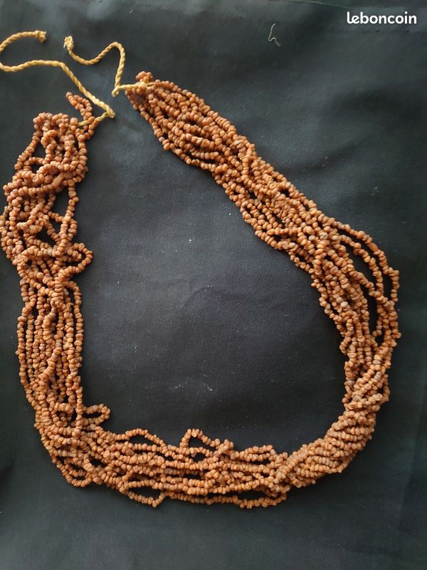 Collier artisanal ethnique plusieurs rangées de perles de pierres couleur beige camel Quelle pierre? (image 10)