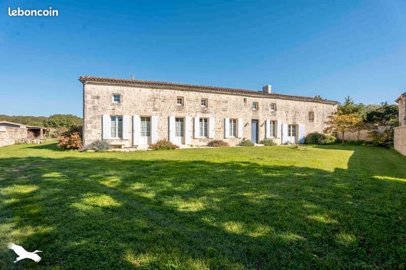 Maison 6 pièces 205 m² · à Mirambeau · 205 m² · 369 600 €