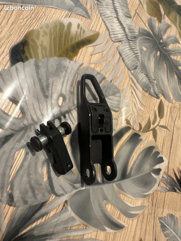 Système de pliage de la trottinette Pure Air 3 Pro (image 4)