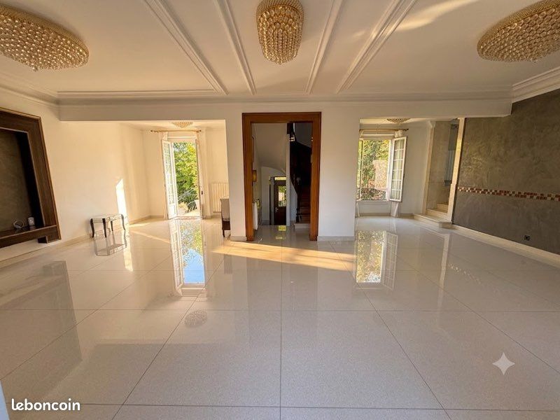 Maison 10 pièces 252 m² · à Villemomble · 252 m² · 795 000 €
