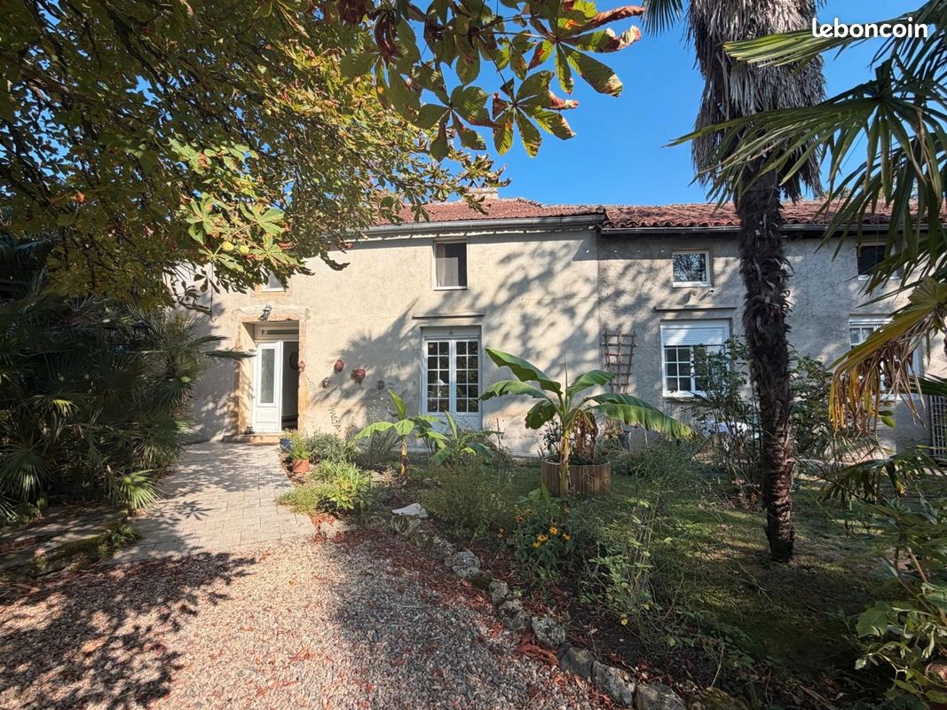 Maison 7 pièces 240 m² · à Plaisance · 240 m² · 249 000 €