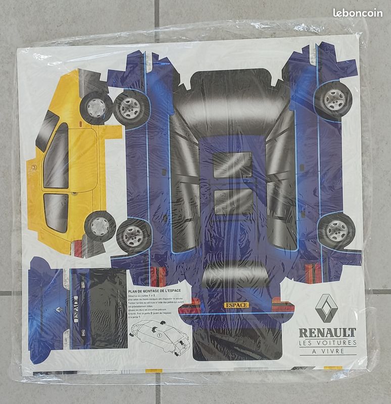 Découpe Carton Vintage Voiture De Course - Accessoire Décoratif Ou Pour Maquette, Neuf Dans Son Emballage