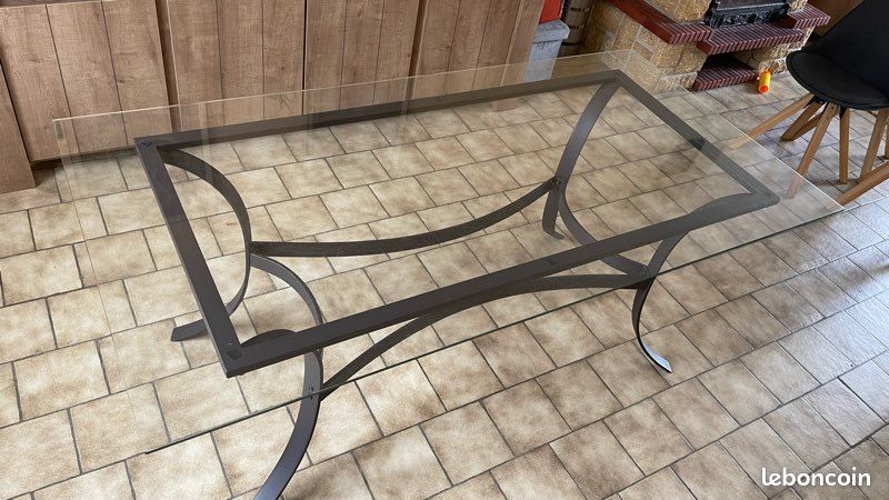 Table en verre (image 1)