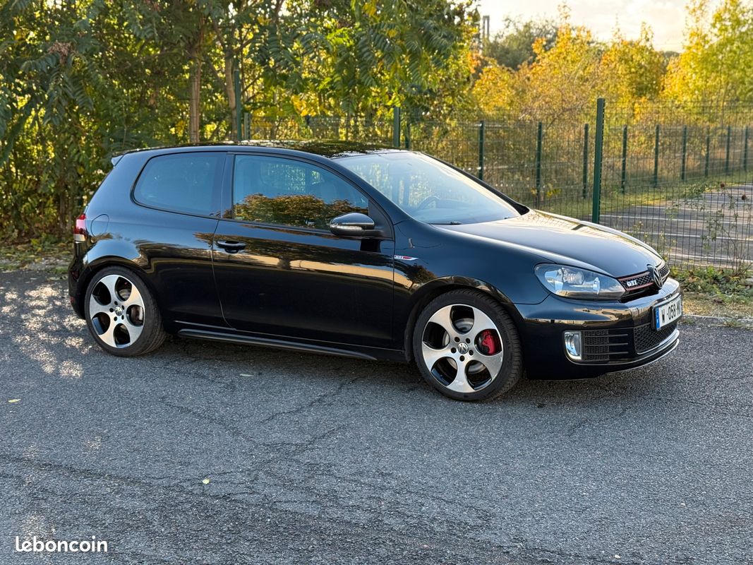 Volkswagen Golf GTI Garantie 12 mois Portes Voitures