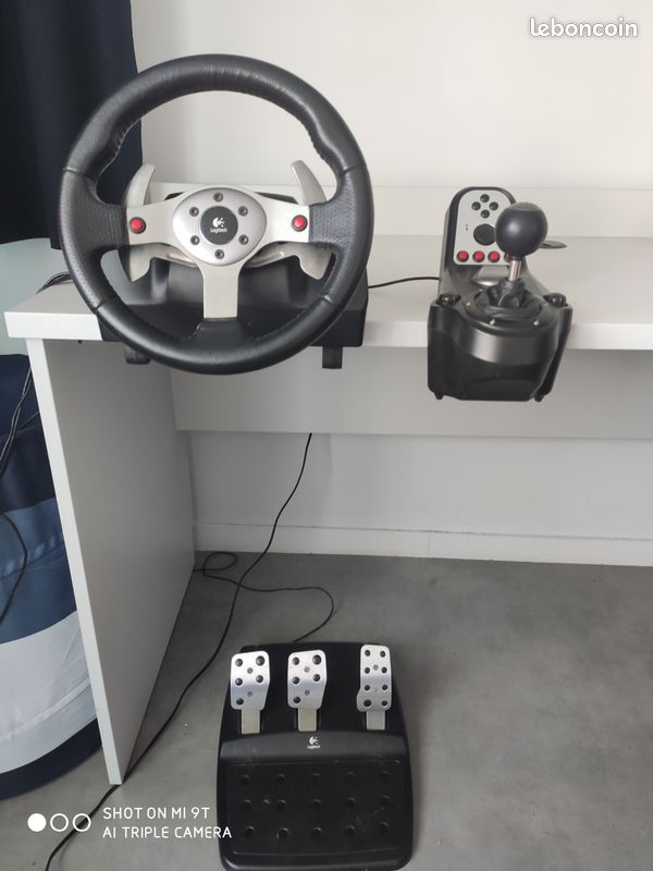 Volant logitech G25 (image 1)