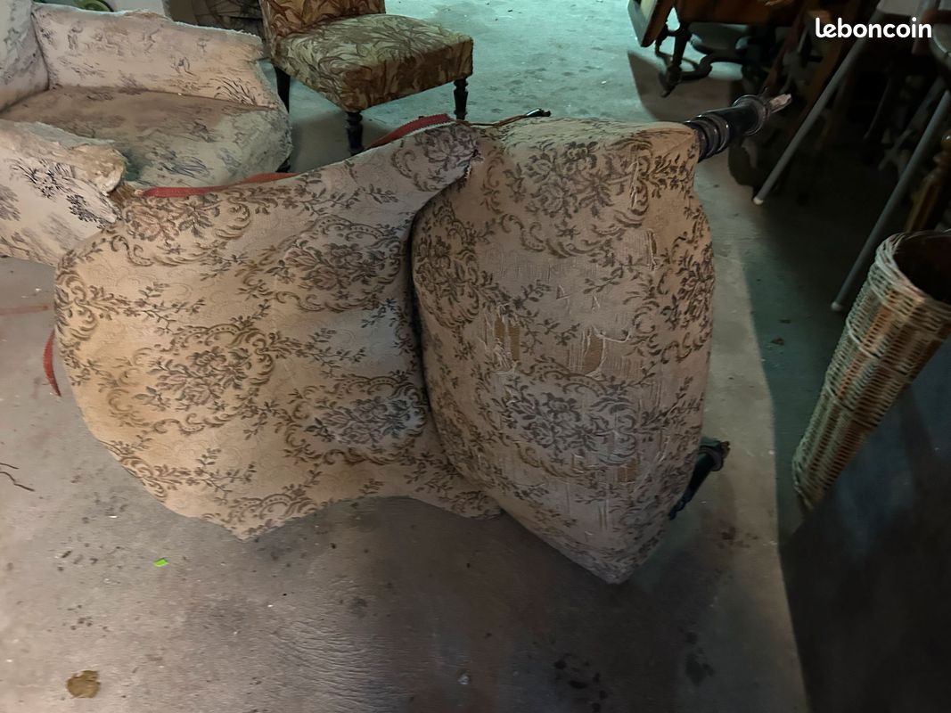 Fauteuil à restaurer (image 1)