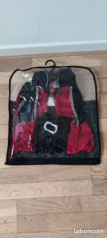 Cape de vampire avec accessoire et étui (image 3)