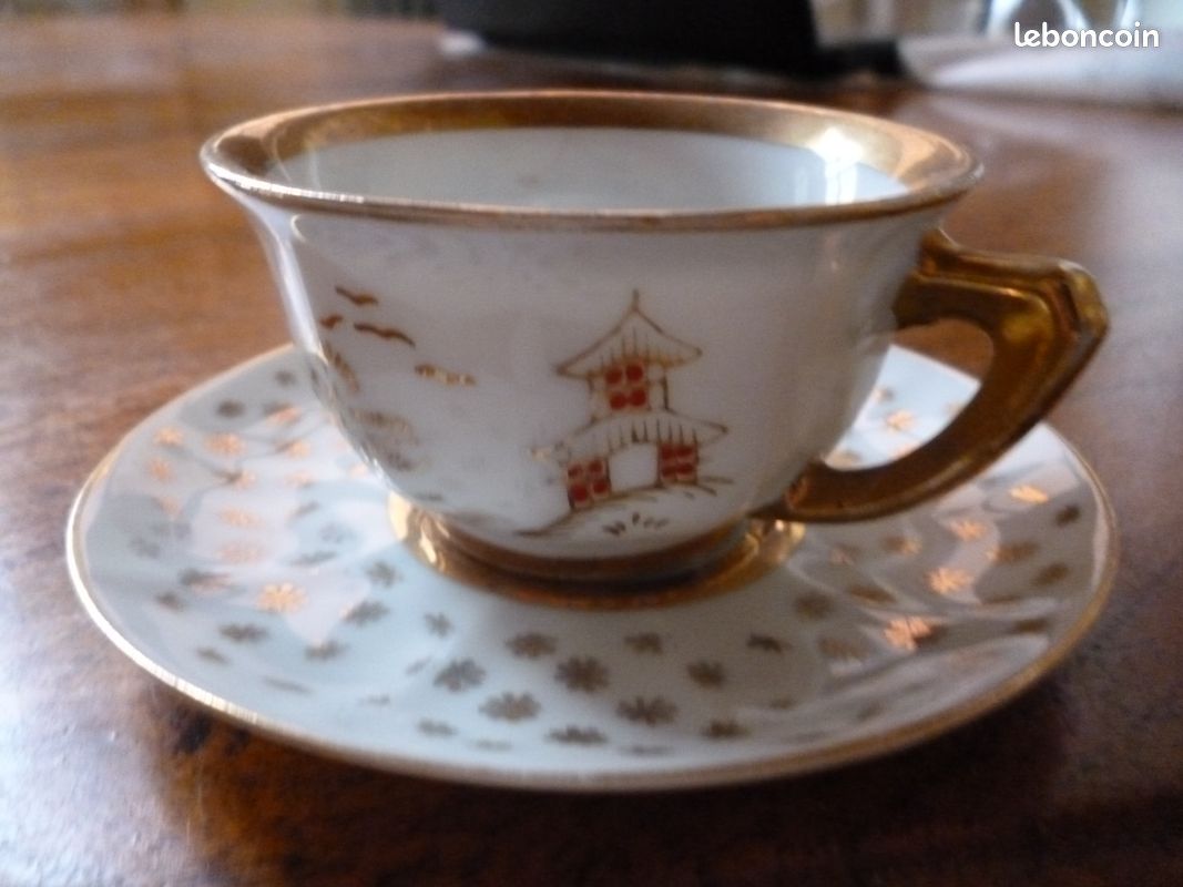 4 TASSES + soucoupes à café/thé PORCELAINE ancienne fine motif pagodes (image 2)