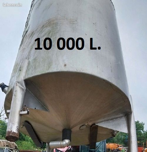 Citerne Isotherme - Cuve en inox de 10 000 Litres - Ne Craint pas le Gel - Récupérateur d'Eau de Pluie (image 1)