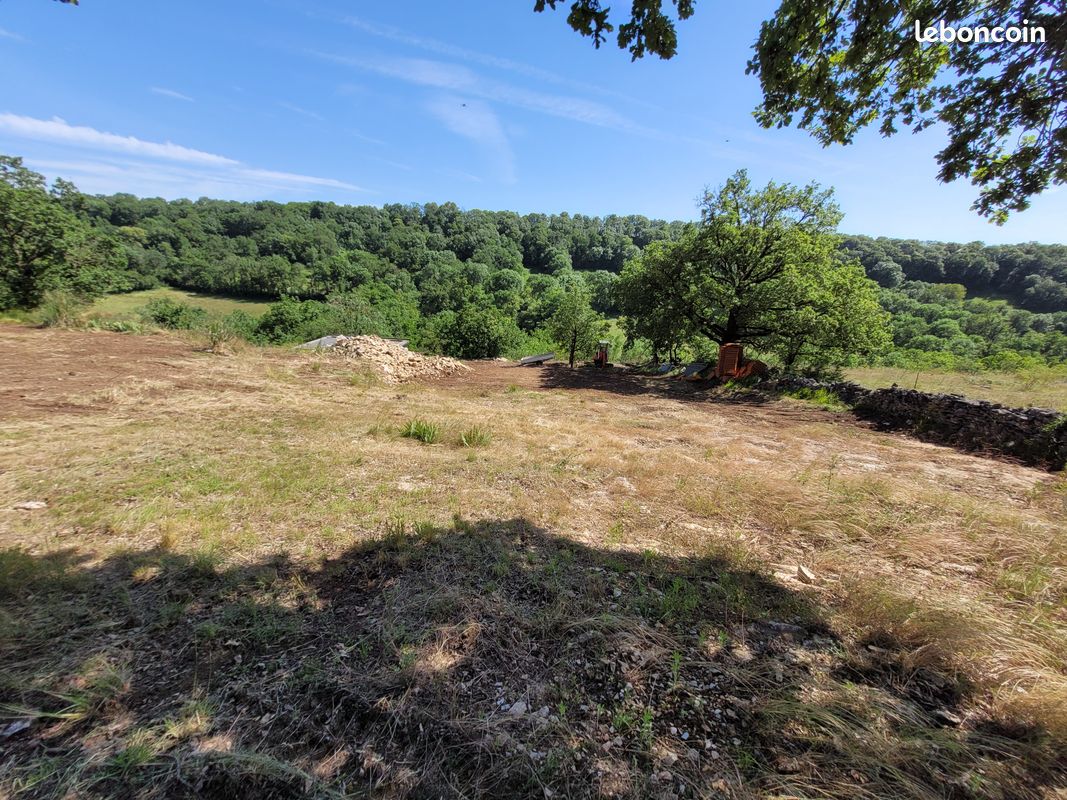 Terrain constructible de 3000 m2 Plein Sud Belle vue à 8 km de rodez · à Sébazac-Concourès · 179 000 €