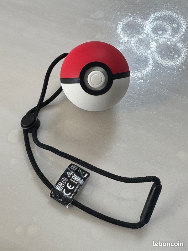 Accessoire Nintendo PokeBall Plus – Parfait état (sans câble) compatible Pokémon Go sur smartphone & tablette et Let’s Go Pikachu / Évoli sur console Switch Manette Joy-Con Joycon Poké Ball + (image 1)