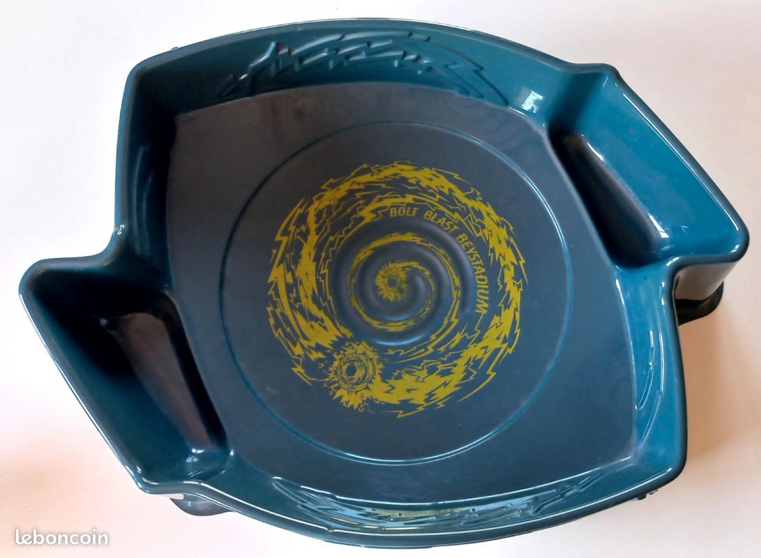 Lot de 2 arènes Beyblade metal fusion (image 3)