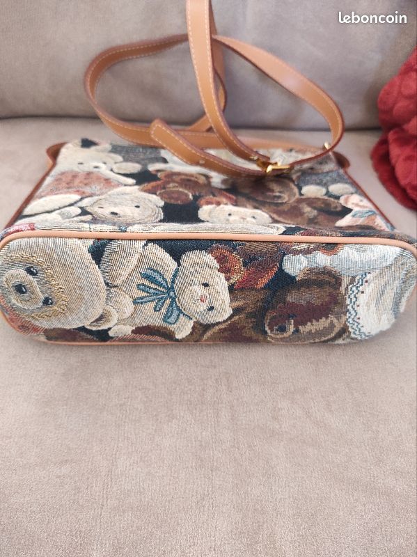 Sac à bandoulière rectangulaire motif ourson beige, marron et bleu (image 6)