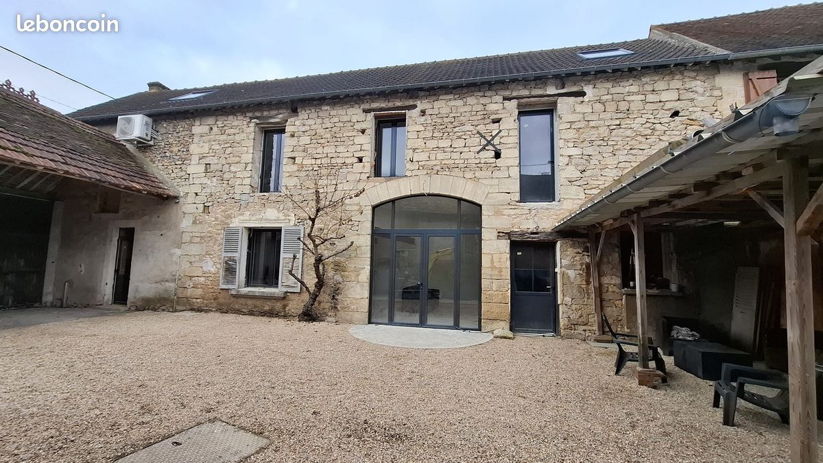 Maison 9 pièces 216 m² · à Gommecourt · 216 m² · 334 000 €
