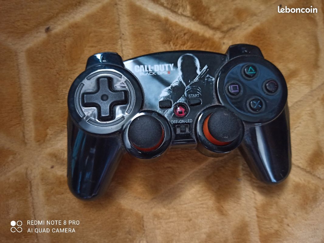 PS3 + manette Collector + 25 jeux (image 2)