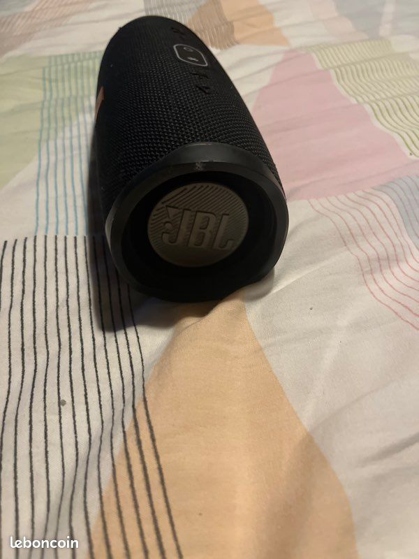 Enceinte jbl charge 4 jamais utilisé (image 3)