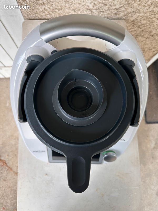 Thermomix TM6 avec tous ses accessoires (varoma, fouet, notices...) Facture avril 2020 (image 6)